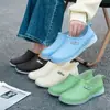 Botas de Lluvia de Moda Transfronterizas para Mujer, Suelas Suaves, Cómodos y Versátiles Zapatos de Agua para Exteriores, Zapatos de Goma de Cocina Transpirables Antideslizantes de Verano