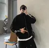 Suministro directo de fábrica primavera 2024 chaqueta casual de cuello para hombre versión coreana de chaqueta de béisbol deportiva holgada traje de moda