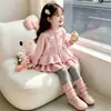 Conjunto de suéter de gato e legging novo para o outono de 2026, roupa infantil de duas peças em estilo chique