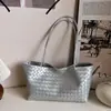 2026 Nuevo Bolso de Mano Tejido Retro de Gran Capacidad Bolso de Hombro Bolso Tote de Moda de Gama Alta