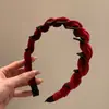 Diadema de terciopelo rojo estilo Año Nuevo para lavarse la cara y aplicar maquillaje, con dientes y características antideslizantes