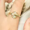 Anel Rotativo de Trevo de Quatro Folhas para Mulheres, Cobre Dourado Banhado Não Desbota Design Vazado Total Anel Círculo de Luxo Acessível de Nicho