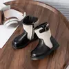 Novas botas de cavaleiro com fivela estilo retrô britânico 2026 para meninas, botas de cano médio para outono e inverno, botas Martin versáteis com blocos de cor