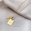 Gargantilla Griega Cuadrado Rosa Marca Colgante Inglés Collar Día de San Valentín Cadena para Clavícula de Mujer Joyería de Acero de Titanio