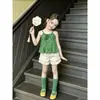 2026 Nuevo Estilo Conjunto de Verano para Niñas Fresco y Refrescante Camisola Verde de Lunares con Encaje Shorts Versátiles Conjunto de Ropa de Verano