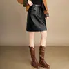Falda Media de Cuero PU Simple y Elegante para Mujer Otoño/Invierno 2026 Nueva Cintura Alta que Cubre la Cadera Longitud Media Elegante Versátil Bodycon