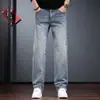 Calça jeans retrô de cor clara para homens, nova coleção primavera 2026, calça casual de corte reto e modelagem solta, calça longa moderna estilo americano lavada
