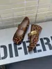 2026 Verano Nuevo Estilo Aumentador de Altura Interior Mary Jane Estampado de Leopardo Lana de Cordero Moda Versátil Velcro Punta Cuadrada Corte Bajo Zapatos de una Sola Pieza