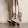 Textura de piel de oveja~Estilo coreano nuevas botas de vaquero occidentales plegables de doble uso para mujer, modernas botas cortas de gamuza con hebilla