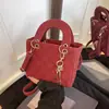 Atacado Estilo Princesa Diana Simples 2025 Novo Bordado Acolchoado Versão Coreana Bolsa Transversal para o Dia a Dia Bolsa de Ombro para Mulheres