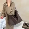 Bolsa de Palha Tecida Retrô Feminina Grande Capacidade Bolsa Feminina 2026 Nova Popular de Outono Versátil para o Dia a Dia Bolsa de Ombro