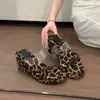 Diseñadas para vacaciones, sandalias de dedo con cuña que aumentan la altura, nuevo estilo 2026 de verano para la playa, con lunares, para que las mujeres las usen afuera