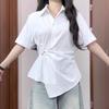 Camisa Polo Emagrecedora com Cintura Irregular Verão 2025 Estilo Coreano Ombro Direito Manga Curta Design Cor Pura Novo Top