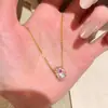 Colar de Diamante Rosa Estilo Retro Vintage de Luxo Leve para Mulheres, Colar Caleidoscópio Totalmente Diamantado em Ouro Areia Estilo Antigo