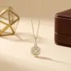 Collar de brújula de la fortuna de plata pura S925 bañado en oro para mujer, cadena de clavícula de lujo ligero de alta gama con colgante de disco vintage incrustado de diamantes