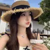 Sombrero de Paja de Copa Plana con Borde Crudo y Lazo, Versátil Protección Solar para la Costa, Nuevo para el Verano, Sombrero de Sol Tejido a Mano para Vacaciones