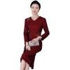 Cheongsam de manga larga color rojo vino otoñal e invernal para mamás de mediana edad, vestido para banquete de boda, joven, de alta gama, elegante