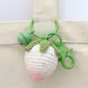 Colgante de Fresa de Hilo Blanco Llavero Tejido Accesorio para Bolso Producto Terminado Hecho a Mano Adorno Colgante de Ganchillo Hecho a Mano