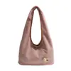 Bolsa Recheada de Cordeiro Feminina 2025 Inverno Nova Moda Casual para o Dia a Dia Bolsa de Ombro Bolsa Tote de Grande Capacidade