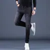 Marca francesa jeans pretos de alta qualidade para homens, corte slim, elástico, durável, calças compridas casuais, novo modelo de primavera