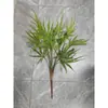 Ramas de hojas de arce artificiales en stock en rojo, amarillo y verde para decoración suave de interiores, arreglos florales y follaje decorativo para habitaciones modelo de casas de huéspedes
