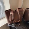 Bolsa de Grande Capacidade para Viajante de Trabalho Diário Bolsas de Outono 2024 Femininas Sacola Simples Bolsa de Ombro de Moda de Nicho