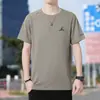 Camiseta de Manga Curta de Seda de Gelo Scarecrow para Homens 2025 Verão Novo Estilo Esportiva Casual Respirável Tamanho Grande Tendência de Roupas de Secagem Rápida para Homens