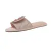 Nuevas Zapatillas Planas Bordadas con Flores Estilo Chino para Mujer Verano Frescas de Seda Sandalias para Ropa de Casa