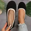 Sapatilhas versáteis de bico redondo, sapatos de tecido de malha respirável, novo estilo 2026 para mulheres com abertura rasa e um cabedal de malha plano, perfeitos para uso casual e fashion