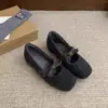 Sapatos Mary Jane com Elevação Interna de Pelo para Roupas de Inverno Femininas Novos Sapatos Cinza Simples para Mulheres Sapatos de Algodão Quentes com Solado Grosso e Pelúcia