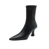 Botas finas femininas de bico fino em pele de cordeiro, estilo francês, 2026 Outono/Inverno, novas botas Martin de salto alto, salto fino, botas curtas de temperamento