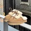 Chinelos fofos de sola grossa estilo Song Yuqi femininos 2026 inverno novo versátil com cadarço quentes antiderrapantes de calçar