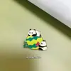 Insignia de Pin Metálica de Panda de Sichuan Lindo Bambú Verde Sandía Broche para Ropa de Panda Premio Estudiantil Decoración para Mochila Escolar