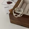 Anillo Ticky de Plata de Ley 925 con Diseño de Línea Retorcida Estilo Frío Sentido Avanzado Anillo para el Dedo Anillo Abierto Estilo Nuevo