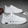 Zapatos de Hombre al Por Mayor Otoño Estilo Coreano Moderno Corte Bajo Británico Negro Zapatillas de Moda Zapatos de Cuero Casuales de Negocios para Hombre Transpirables