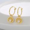 E0829 Aretes Europeos y Americanos Retro Elegantes de Diseño de Alta Gama para Mujer con Forma de Concha, Juego de Cuentas, Aretes Transfronterizos