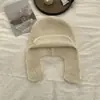 Gorro de lana tejido de diseñador coreano lindo para mujer, sombrero Lei Feng cálido de lana con protección para las orejas, invierno, blanco