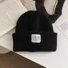 Gorro de Lana Rojo de Alta Gama Estilo Coreano para Mujer, Gorro Tejido Protector de Orejas para Otoño e Invierno, Corte Holgado, Hace que la Cara se Vea Más Pequeña, Circunferencia de Cabeza Grande, Gorro Frío que Cubre la Cabeza