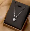 Collar de Moissanita para Mujer, Colgante Pequeño Cubo de Azúcar de Plata de Ley S925, Diseño Versátil de Lujo Ligero de Nicho de Gama Alta