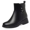 Botines de cuero suave con tacón grueso de invierno para mujer, zapatos de lana, algodón y cuero con forro polar de tacón medio para madres de mediana edad, zapatos de algodón, botas de talla grande
