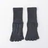 Meias de Yoga de Cor Sólida Meio da Panturrilha, Novas Meias Antiderrapantes de Cinco Dedos para Pilates, Meias Profissionais para Fitness Indoor com Dedos Separados Atacado