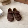 Sapatos de Couro Retrô para Meninas 2026 Primavera/Outono Novos Sapatos Infantis Sapatos de Princesa para Menininhas Mocassins de Solado Macio Sapatos Individuais Modernos