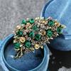 Broche de hoja de cristal artificial de tres colores de alta gama, disponible en AliExpress, con un diseño exagerado de tres colores para chaqueta de traje, accesorios femeninos.