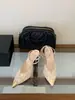 Primer encuentro: Sandalias de tacón de aguja puntiagudas de encaje sexy estilo francés con diseño de una sola tira, colección nueva 2026 estilo hada para mujer