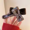 Color café con leche clip de pico de pato floral pasador grande para recogido en la nuca, accesorio de pelo de felpa nuevo de otoño e invierno 2026 para mujer