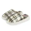 Qidashun Novo Preço Especial Chinelos de Algodão para Casa, Sapatos de Inverno Antiderrapantes com Solado Grosso para Homens e Mulheres, Chinelos de Algodão Quentes para Casa Atacado