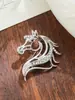 Broche Retrô Europeu e Americano Masculino Broche de Cavalo Personalizado para Blazer Broche Pequeno com Diamantes Broche Simples Masculino e Feminino