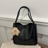 Bolsa de Ombro Texturizada para Roupa de Trabalho Retrô de Grande Capacidade Feminina 2023 Outono e Inverno Nova Bolsa Casual Versátil Bolsa Tote Moderna