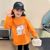 Camiseta de manga larga 100% algodón para niñas, nuevo modelo primavera y otoño 2026, top moderno estilo coreano para niños mayores, camiseta básica de cuello redondo