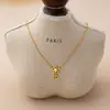 Fotos Reais do Novo Conjunto de Brincos e Colar Assimétricos Estrela da D Brand para Mulheres, Apresentando uma Estrela de Cinco Pontas de Alta Qualidade e Pérolas Swarovski